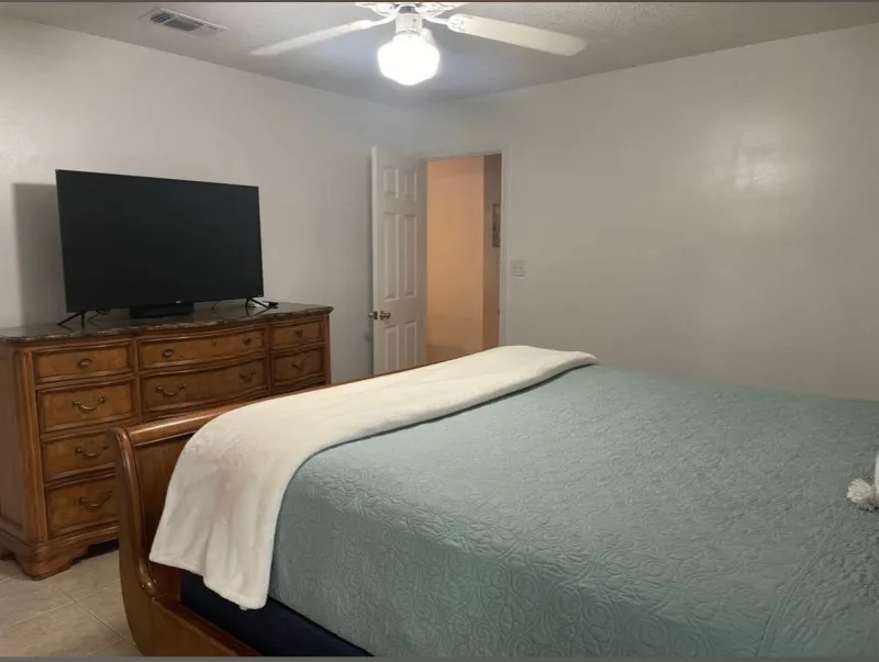 Clean master bedroom by Pretty City Cleaners Pensacola FL